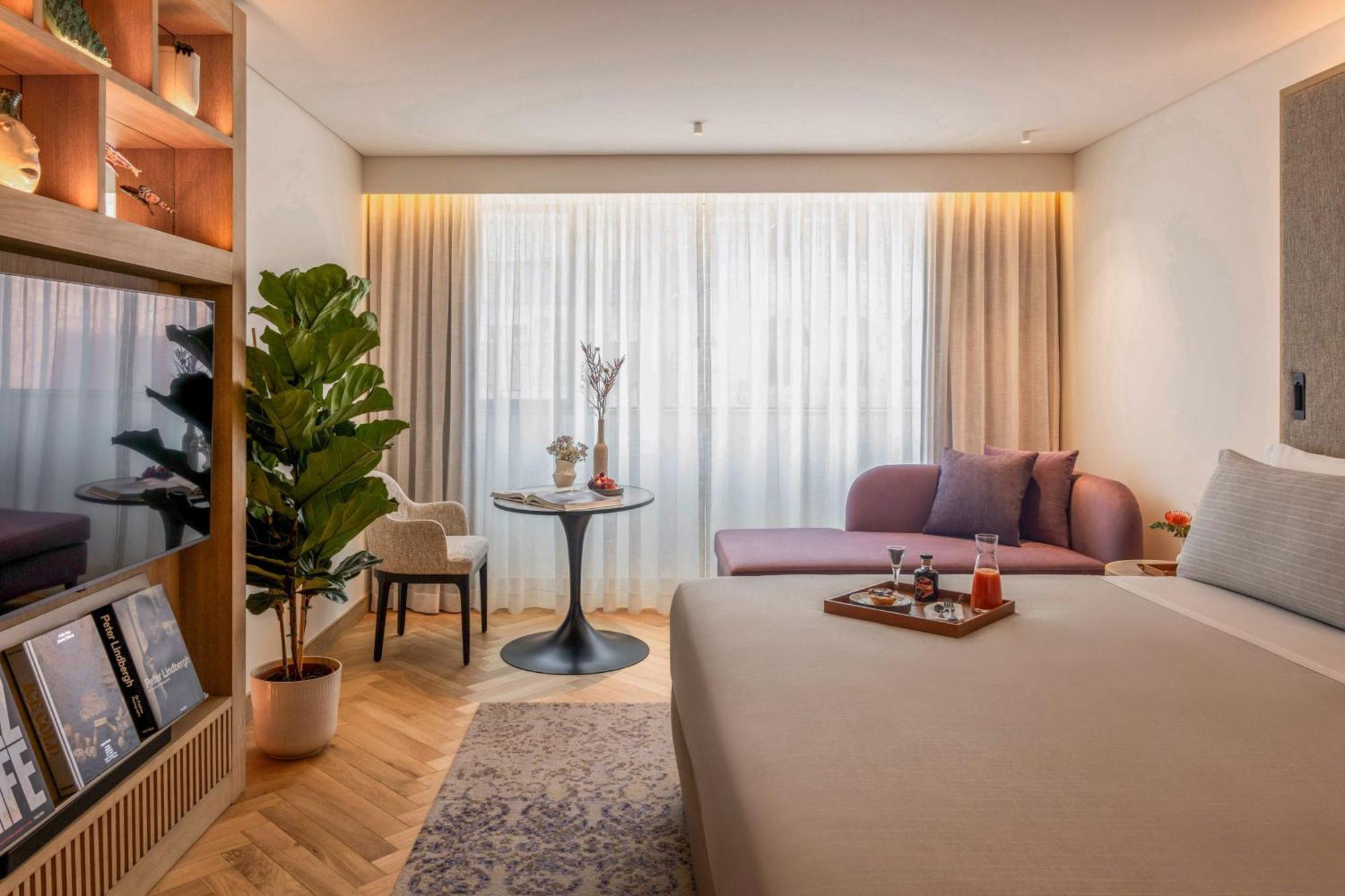 Me By Melia Lisboa